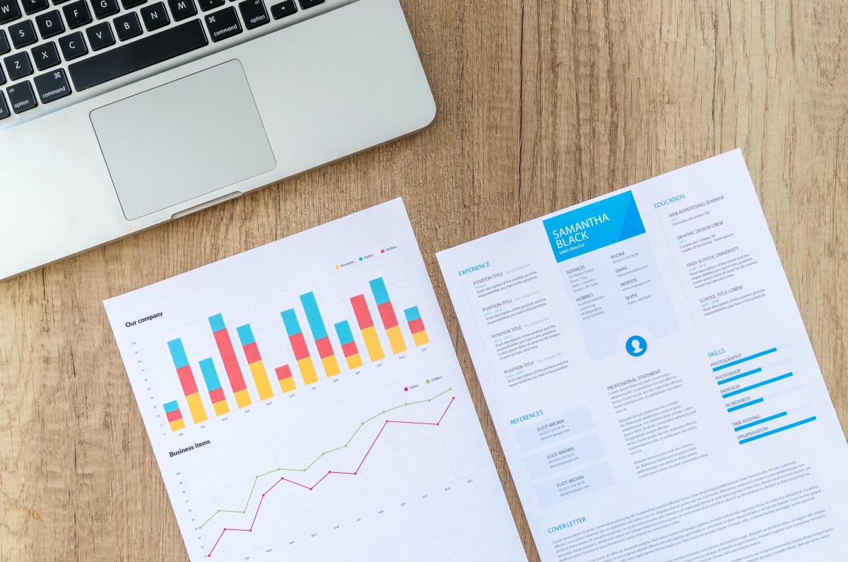 business meeting - 5 major marketing trends for 2021